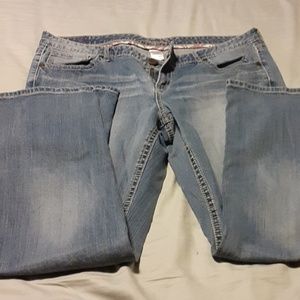 Maurices 15/16 Reg jeans